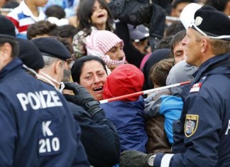 VIDEO – Crisi migranti: migliaia bloccati alle frontiere dei Balcani