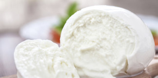 MOZZARELLA : AMICA O NEMICA DELLA DIETA