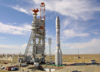 Russia firma un contratto con Eutelsat per lanciare satelliti dal 2023