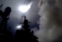 VIDEO : Marina russa lancia missili cruise sulle infrastrutture ISIS in Siria