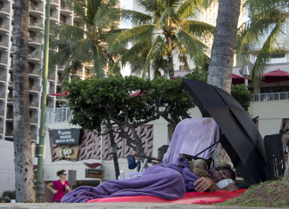 Hawaii dichiara lo stato di emergenza su problema senza tetto