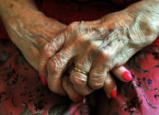 Militanti ISIL ricattano i pensionati britannici per finanziare il terrorismo