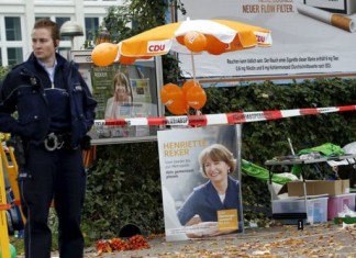 Germania: Reker- candidato sindaco accoltellato mentre parla del supporto ai rifugiati