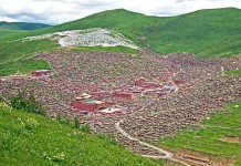 Larung Gar Buddhist Academy : la più grande Università buddhista