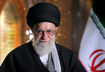 Ayatollah Ali Khamenei : Giovani Occidentali Interagite Correttamente con i Musulmani