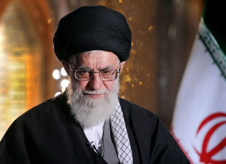 Ayatollah Ali Khamenei : Giovani Occidentali Interagite Correttamente con i Musulmani