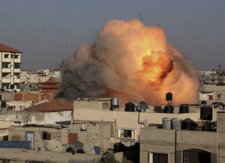 Israele : attacchi aerei a Gaza dopo razzo sparato dalla Palestina