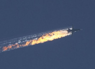 VIDEO – Jet Russo Su-24 da combattimento abbattuto sulla Siria