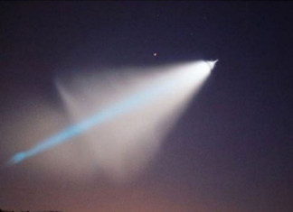 VIDEO – CALIFORNIA : UFO, METEORA, MILITARE? Oggetto Illumina la Notte