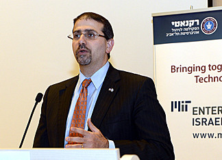 USA – Ambasciatore Dan Shapiro accusa ISRAELE di Doppio Standard Legislativo