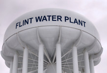 Obama dichiara a Flint emergenza idrica – Sanders richiede al governatore del Michigan di dimettersi