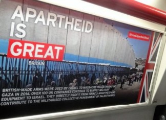Attivisti pro-Palestina tappezzano metro di Londra con manifesti contro Israele