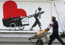 A Kabul si parla attraverso i muri