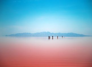 Lake URMIA : Iran’s Dead Sea is blood red and it’s disappearing