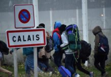 Calais : Migrants cleared from Jungle camp