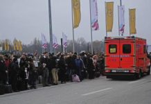 Germany : Unknown toxin injures 50 people, triggers evacuation & closure of Hamburg airport