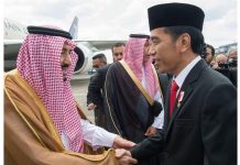 SAUDI ARABIA : Crowds welcome King Salman in Indonesia