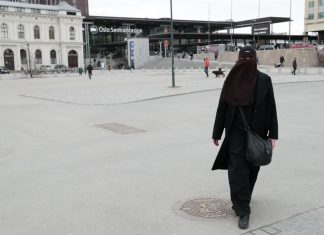Islamic Council Norway has hired a woman that wears a traditional Islamic full-face veil