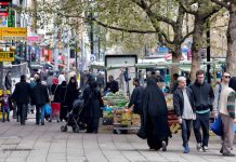 Muslims : Focus Efforts on Assimilation Not Integration