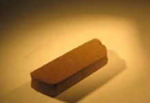 Engineers investigate a simple, no-bake recipe to make bricks from Martian soil