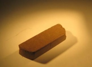 Engineers investigate a simple, no-bake recipe to make bricks from Martian soil