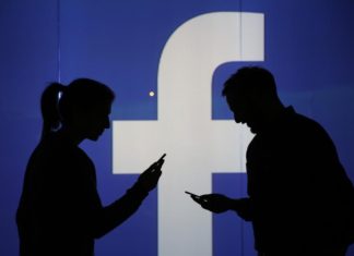 Facebook : 54,000 potential cases of revenge pornography and sextortion in a single month