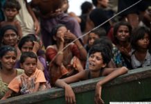 Bangladesh : Rohingya Muslim crisis – refugee camps with thousands pour from Burma