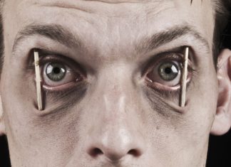 Researchers : People are suffering dream deprivation as a result of being deprived of REM sleep