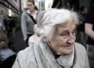 Dementia care improved by just one hour of social interaction each week