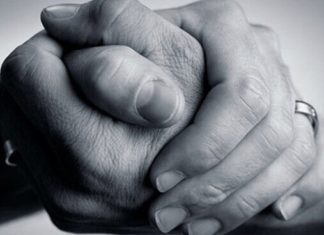 Study shows women experience less pain when holding loved one’s hand