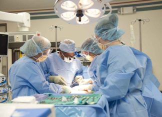 Minimally invasive surgeries underused in older patients, new study finds