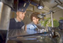 Researchers have developed a method and a material that generate an electrical impulse when the light fluctuates from sunshine to shade and vice versa