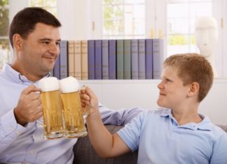 Letting Kids Taste Alcohol May Lead to Drinking Problems in Late Adolescence