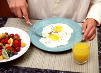 People with Type 2 diabetes who eat breakfast later, more likely to have a higher BMI