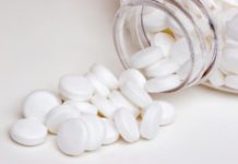 Daily aspirin linked to higher risk in men