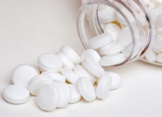 Daily aspirin linked to higher risk in men