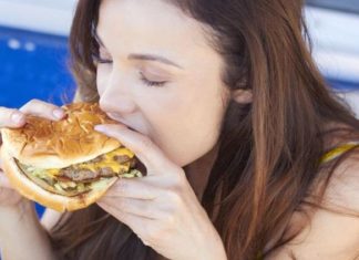 Women who eat fast food take longer to become pregnant