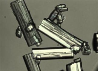 Kilogram of MOF produces 200 ml of water per day/night cycle from dry air, using only solar energy