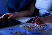 The sleep loss is linked with nighttime snacking, junk food cravings, obesity, diabetes