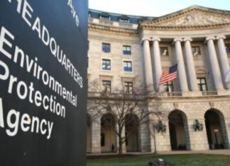 The US oil and gas industry emits 13 million metric tons of the potent greenhouse gas methane from its operations each year, 60 percent more than estimated by the US Environmental Protection Agency