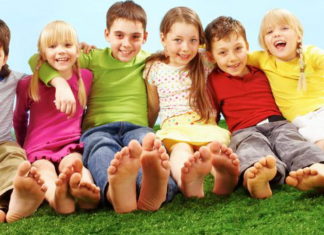 New research finds that children and adolescents who spend most of their time barefoot develop motor skills differently from those who habitually wear shoes