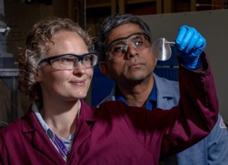 Oak Ridge National Laboratory : new kind of low-cost stationary battery system
