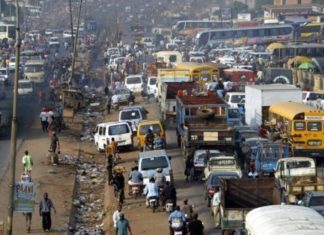 Similar to smoking, air pollution contains harmful toxins that can directly affect the kidneys