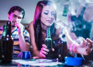 The arteries of teenagers who drink alcohol and smoke, even very occasionally, are already beginning to stiffen by age 17