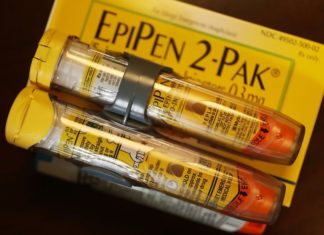 US regulators Thursday approved the first generic alternative for the EpiPen, a life-saving emergency allergy medicine