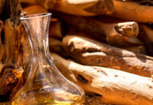 Researchers has found that applying sandalwood to the scalp can prolong human hair growth