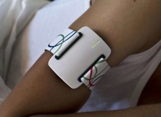 A new high-tech bracelet developed by scientists from the Netherlands detects 85 percent of all severe night-time epilepsy seizures