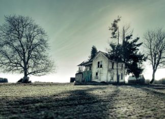 Psychologists Examine Why Haunted Houses Creep Us Out