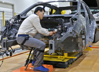 Hyundai Vest Exoskeleton (H-VEX) : The machine vest will support the upper body and protect neck and shoulder muscles