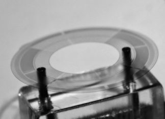 MIT : new microgram-scale linear and rotational microhydraulic actuators driven by electrowetting